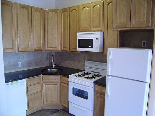 2nd image of 306 E 119th St APT 6