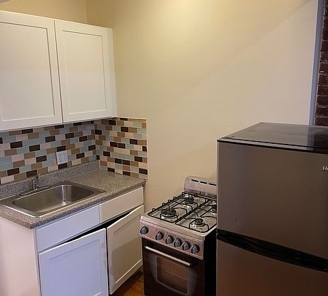 4th image of 203 Chrystie St #1A6