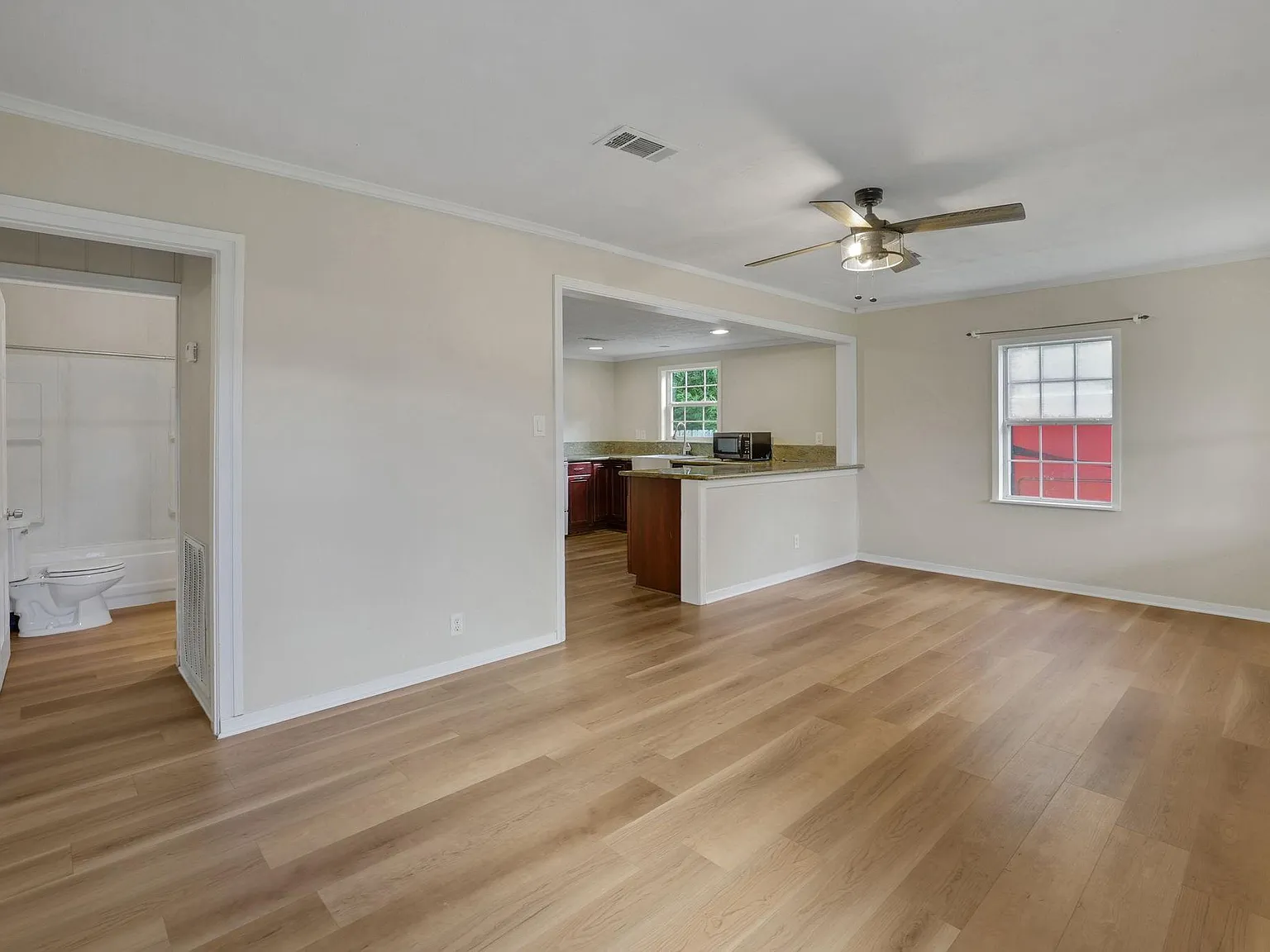 2 bed, 1.0 bath, 792 sqft, $1,475 — Photo 3