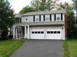 13206 Shady Ridge Ln, Fairfax, VA 22033