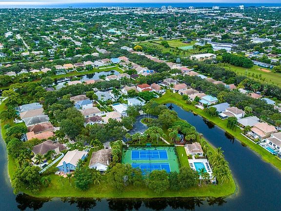 5th image of 1290 Delray Lakes Drive