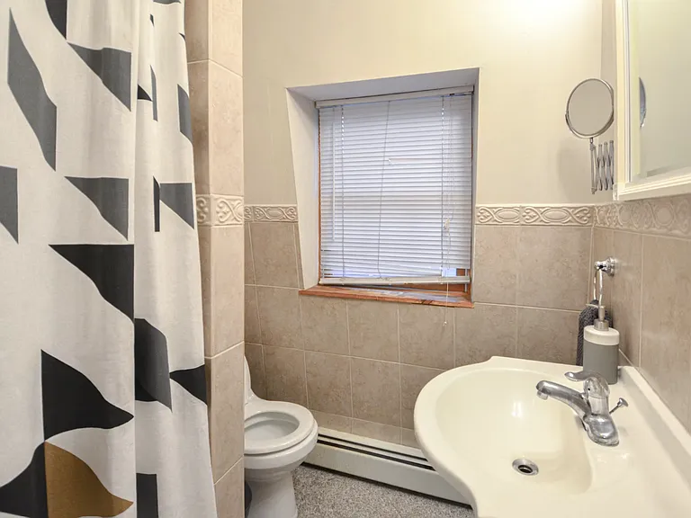 195 Waterman St #3A — Photo 7