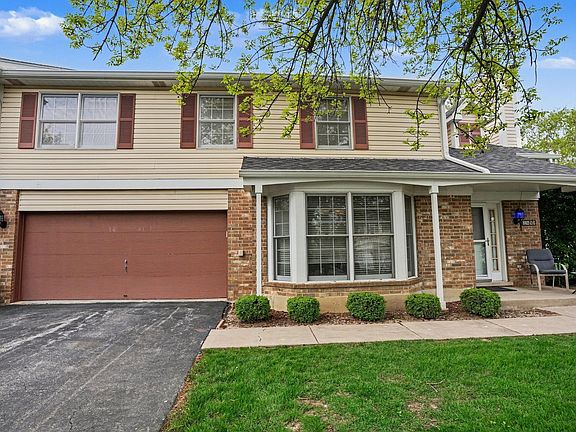3rd image of 10021 Cambridge Ct