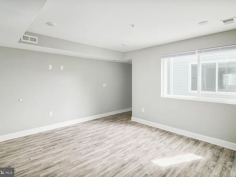 1443 N 8th St #3 — Photo 13