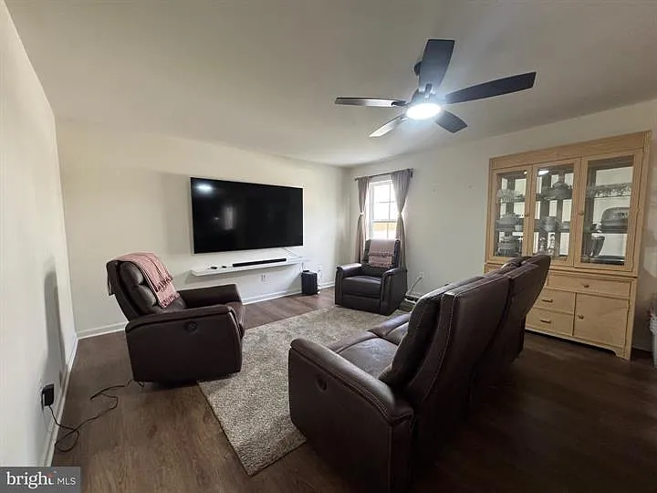 257 Stager Ave — Photo 3