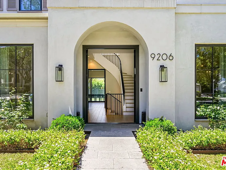 9206 Monte Mar Dr — Photo 2