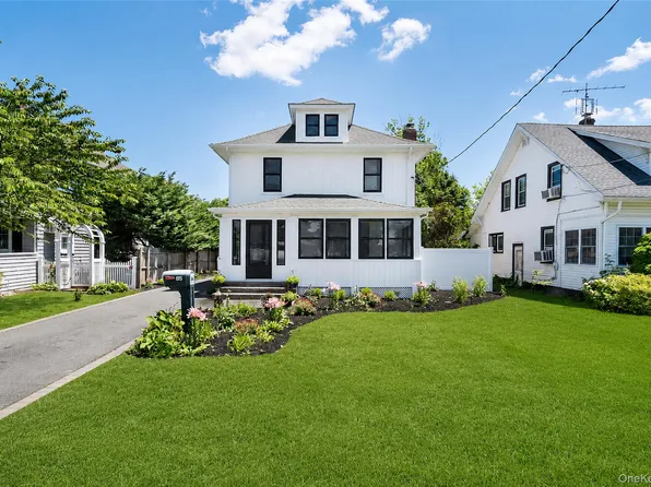 85 Garfield Avenue, Sayville, NY 11782