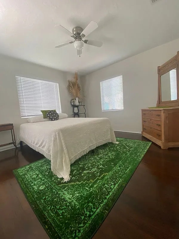 2 bed, 1.0 bath, 900 sqft, $2,475 — Photo 3