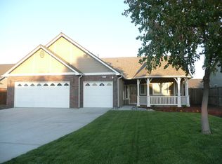 2275 Pleasant Ct, Hanford, CA 93230
