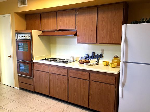 4th image of 10741 W Salem Dr