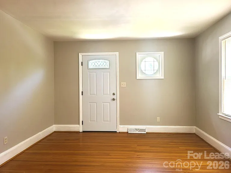 3731 Dresden Dr E — Photo 5