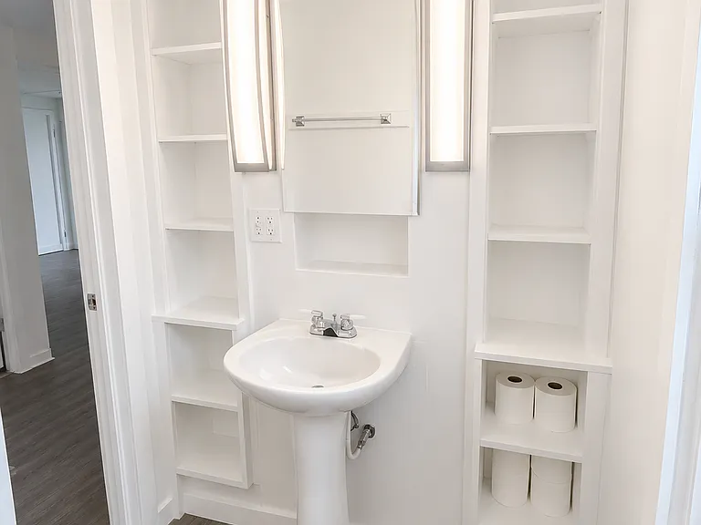 200 E Williamson St #5 — Photo 3