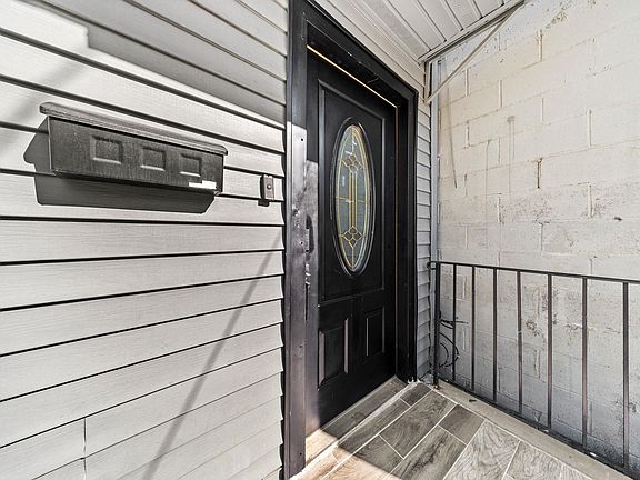 4th image of 211 New York Ave #2