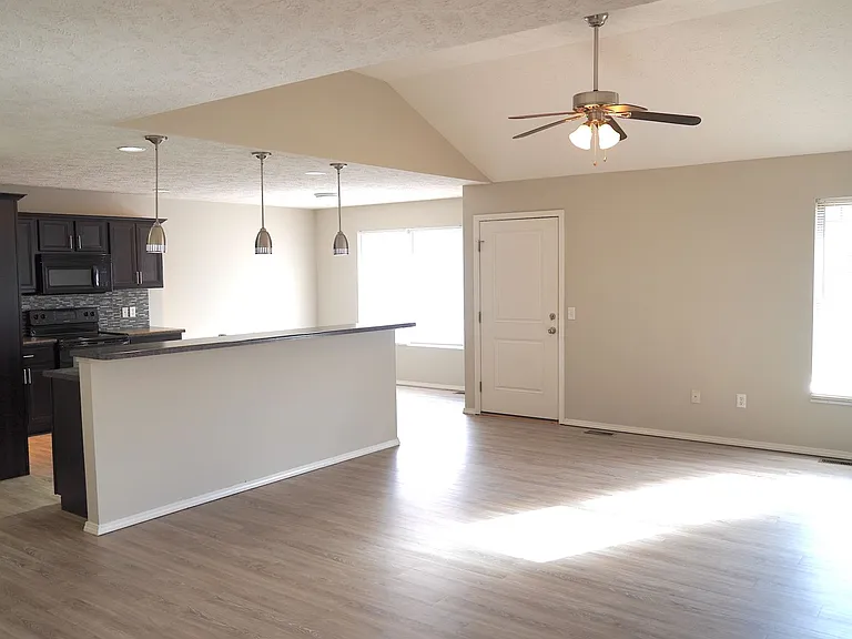 2504 W Cover Dr — Photo 6