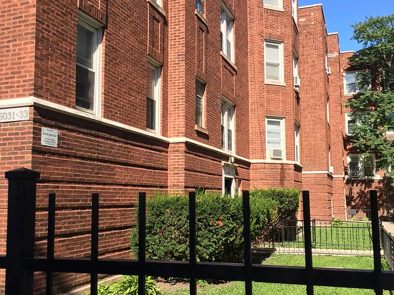 5033 N Harding Ave #3E — Photo 1