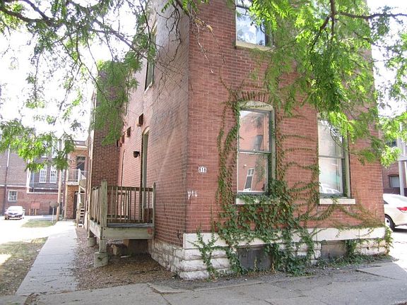 3rd image of 818 Russell Blvd