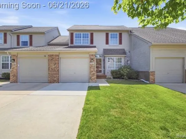 41852 Cantebury Dr, Novi, MI 48377