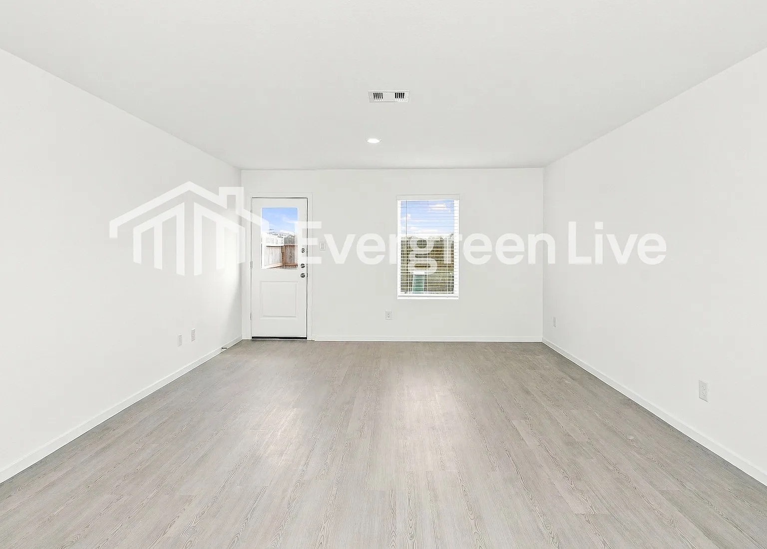 4 bed, 2.5 bath, 1535 sqft, $1,705 — Photo 4