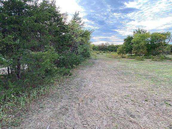 3rd image of 17000 E Fm 1396