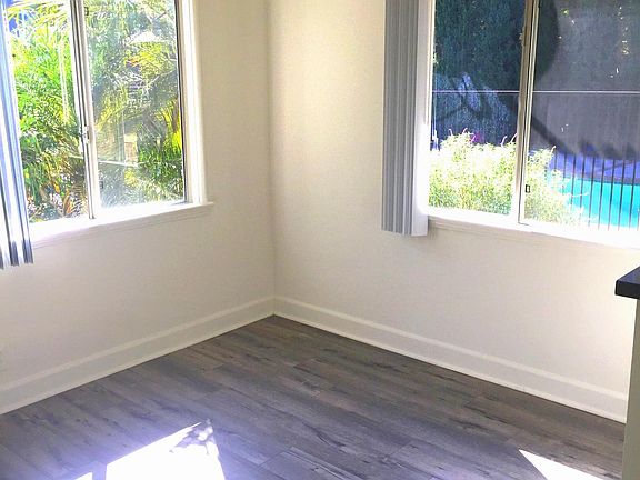 3rd image of 5053 Whitsett Ave #203
