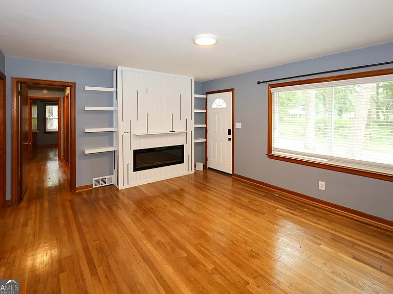 2218 Dodson Dr — Photo 6