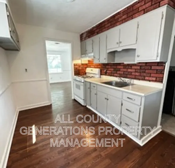 165 Bellfield Ave — Photo 3