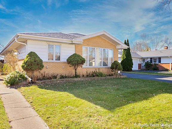 2nd image of 717 Madelyn Dr