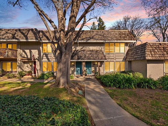3rd image of 4744 Canyon River Ct