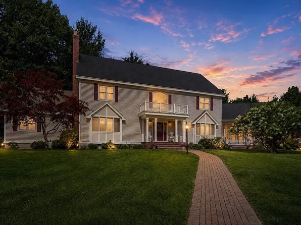 15 Long Pasture Rd, North Andover, MA 01845