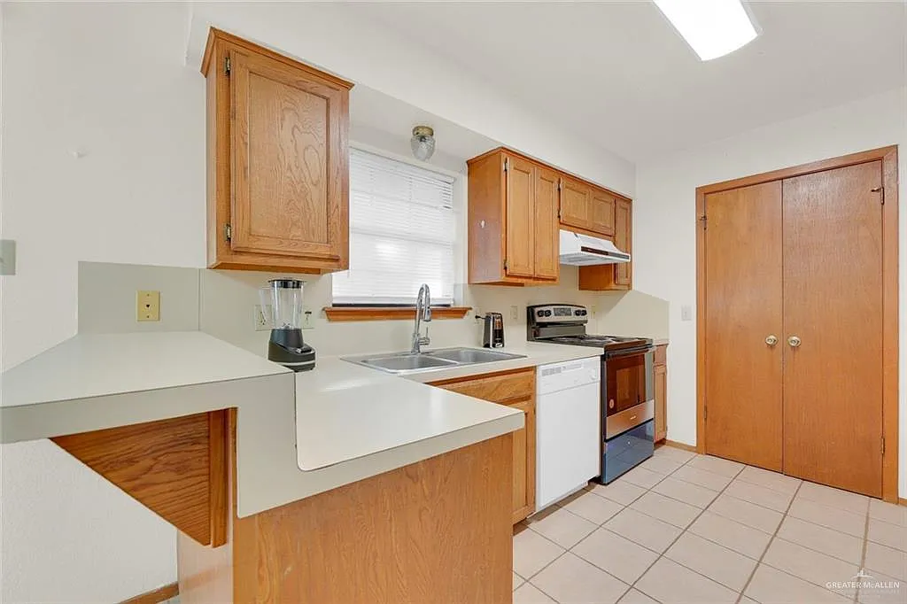 2 bed, 2.0 bath, 1078 sqft, $1,500 — Photo 4