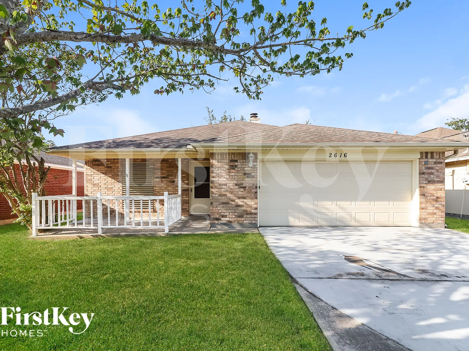 3 bed, 2.0 bath, 1399 sqft, $2,000 — Photo 1
