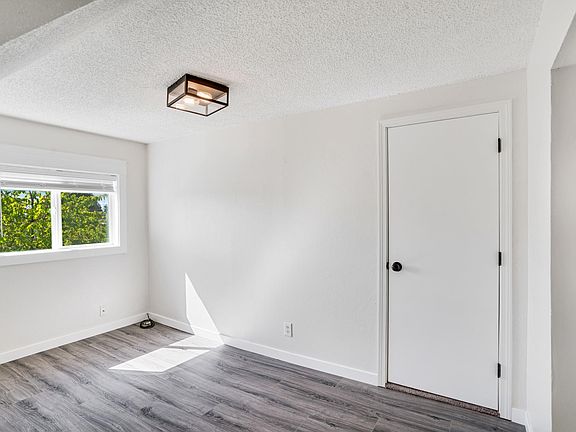 3rd image of 914 S 48th St #2
