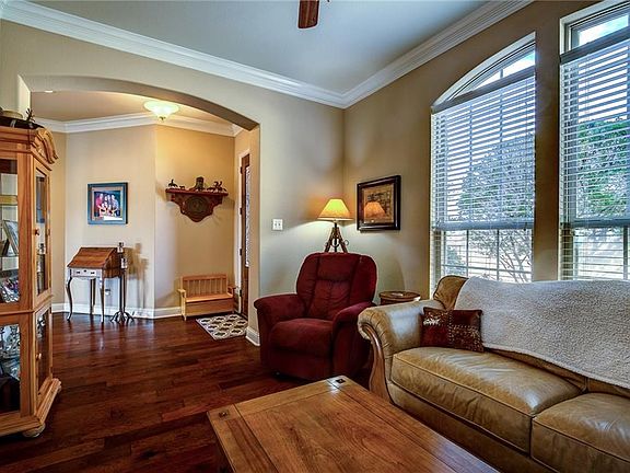 4th image of 3025 Wimberley Ln