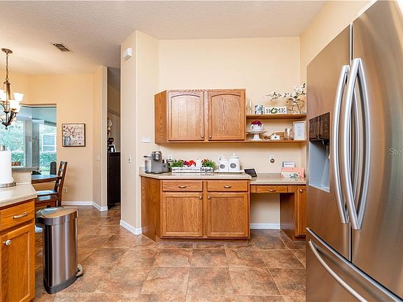 4th image of 143 Corkwood Blvd