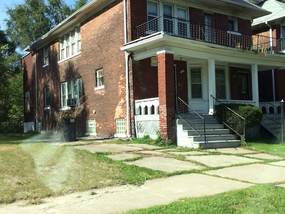 2nd image of 1443 W Grand Blvd
