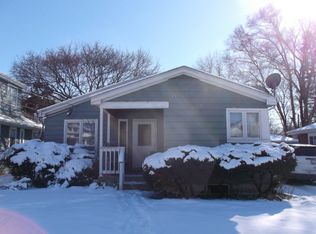 615 Chester Ave, Elgin, IL 60120