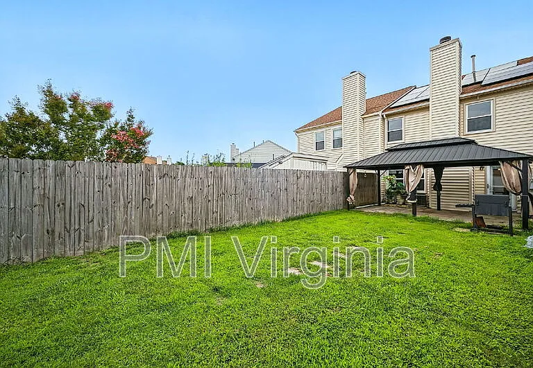 1651 Mantane Arch — Photo 24