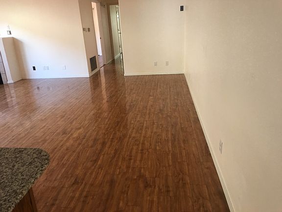 5th image of 212 Manzano St NE APT B