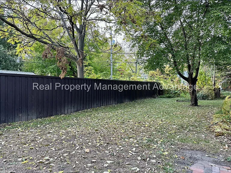 310 W Hazelhurst St — Photo 32