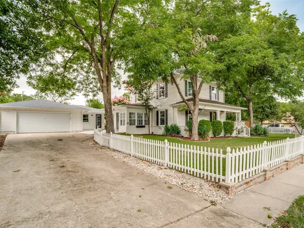 1015 N College St, McKinney, TX 75069