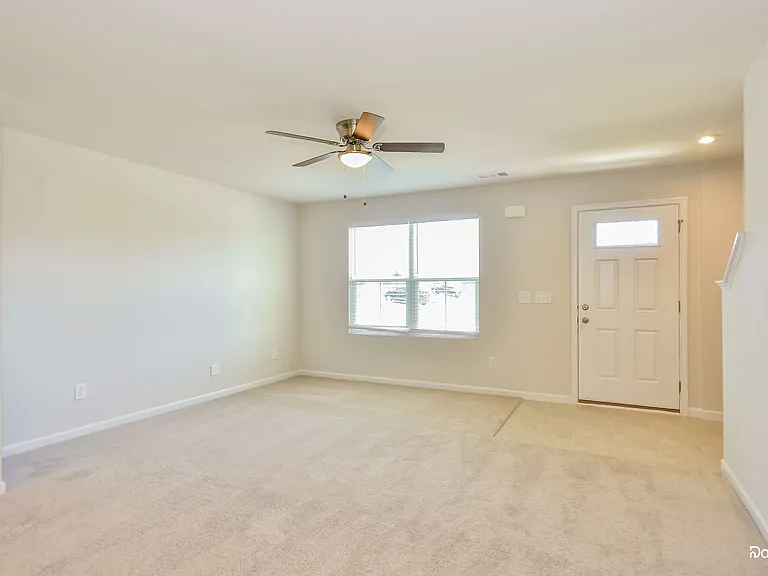 3232 Haskell Ln — Photo 8