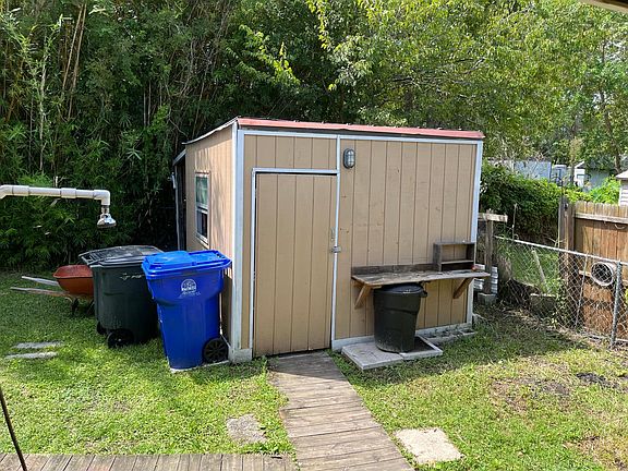 4th image of 781 Hamilton Ave
