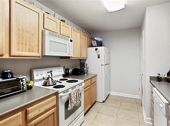 5th image of 831 Louisiana Ave #A