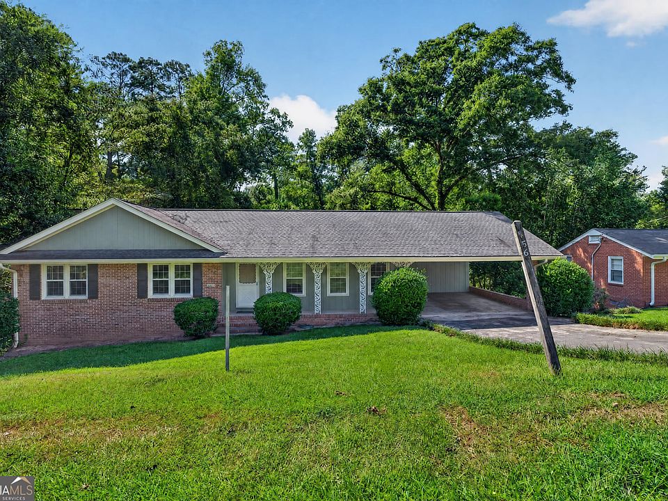 1st image of 456 Adrian Pl