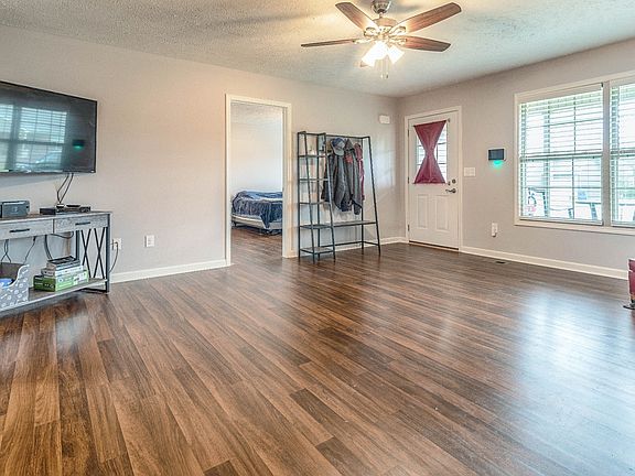 5th image of 78 Amelia Dr