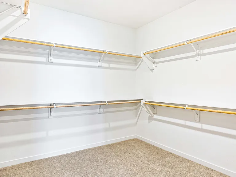 Plenty space for yout o get ready!