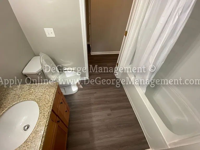 Burdick Estates Apartments — Photo 22