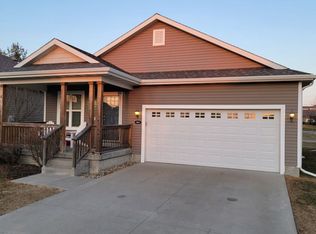 5965 Sapphire Cir, Johnston, IA 50131