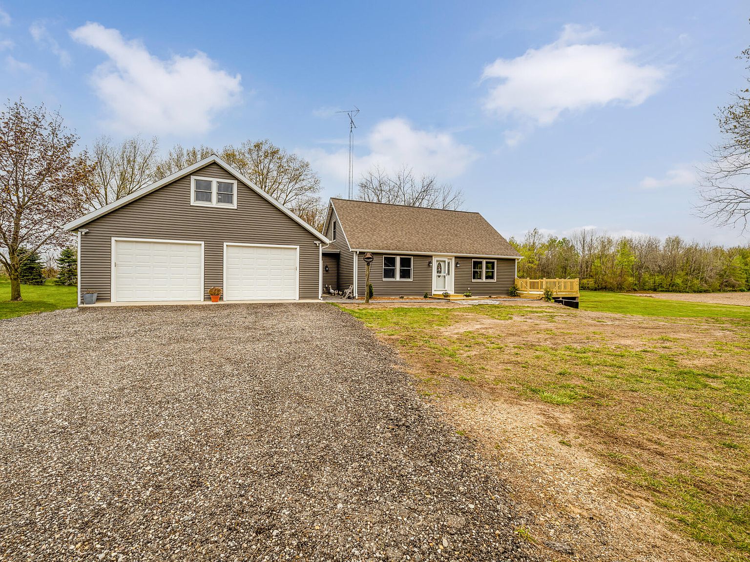 5499 Meadowbrook Rd, Eau Claire, MI 49111 Zillow