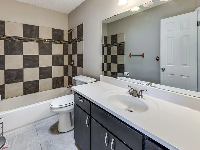8602 Skyview — Photo 19